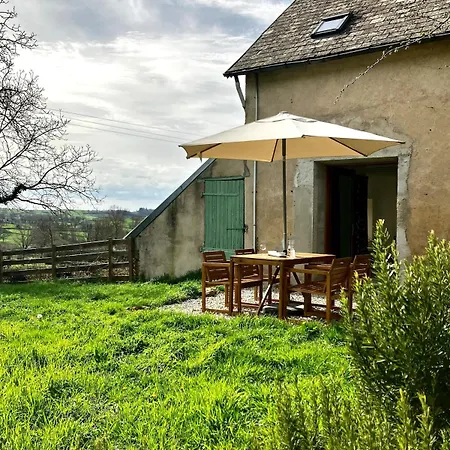Charmante Met Prachtig Uitzicht Holiday home La Cellette (Puy-de-Dome)